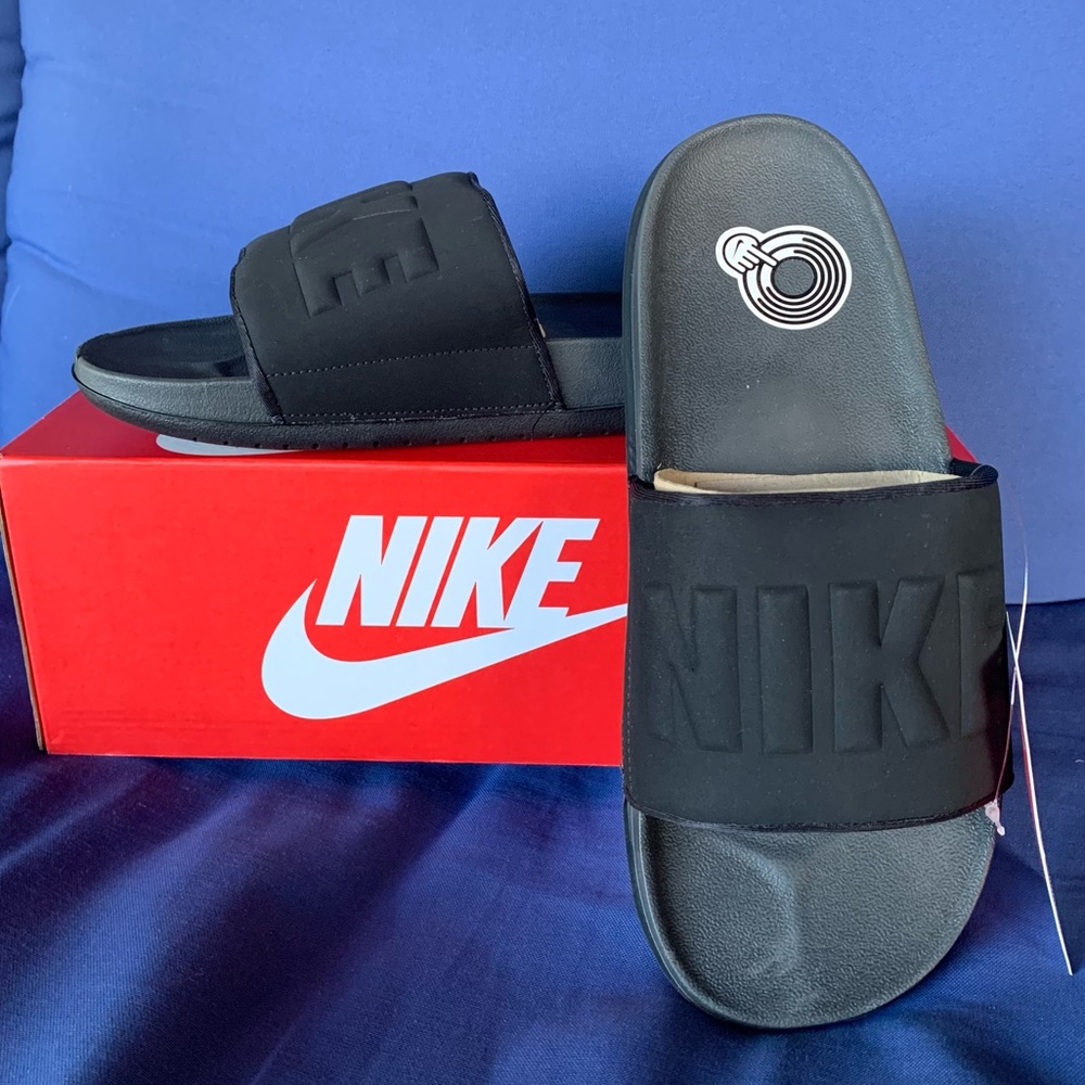 Nike ‘Offcourt’ slides - Size 10